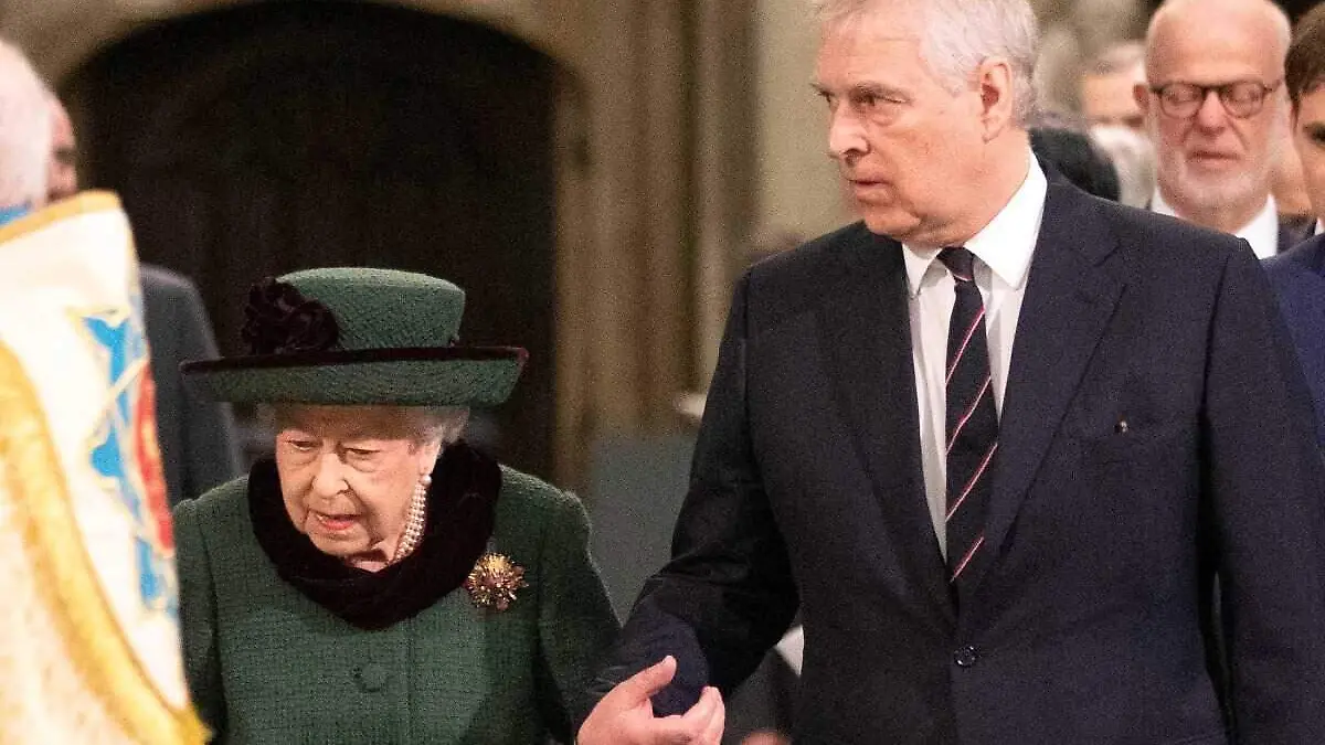 reina Isabel con principe Felipe